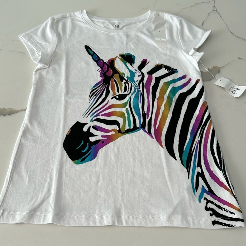 Gap Kids Girl’s T-Shirt. Zebra design. Size large.​